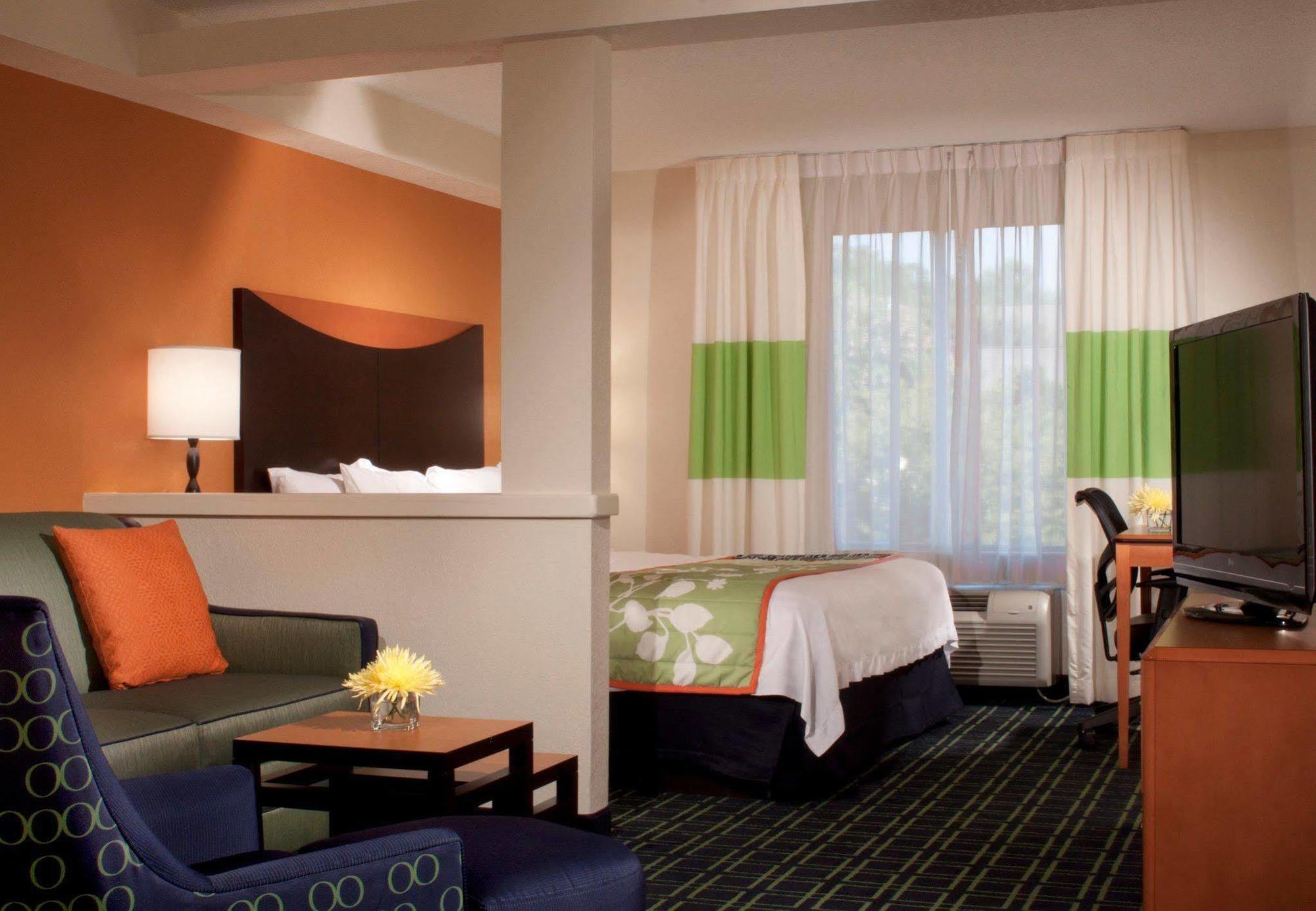 Fairfield Inn & Suites By Marriott Atlanta קנסואו חדר תמונה